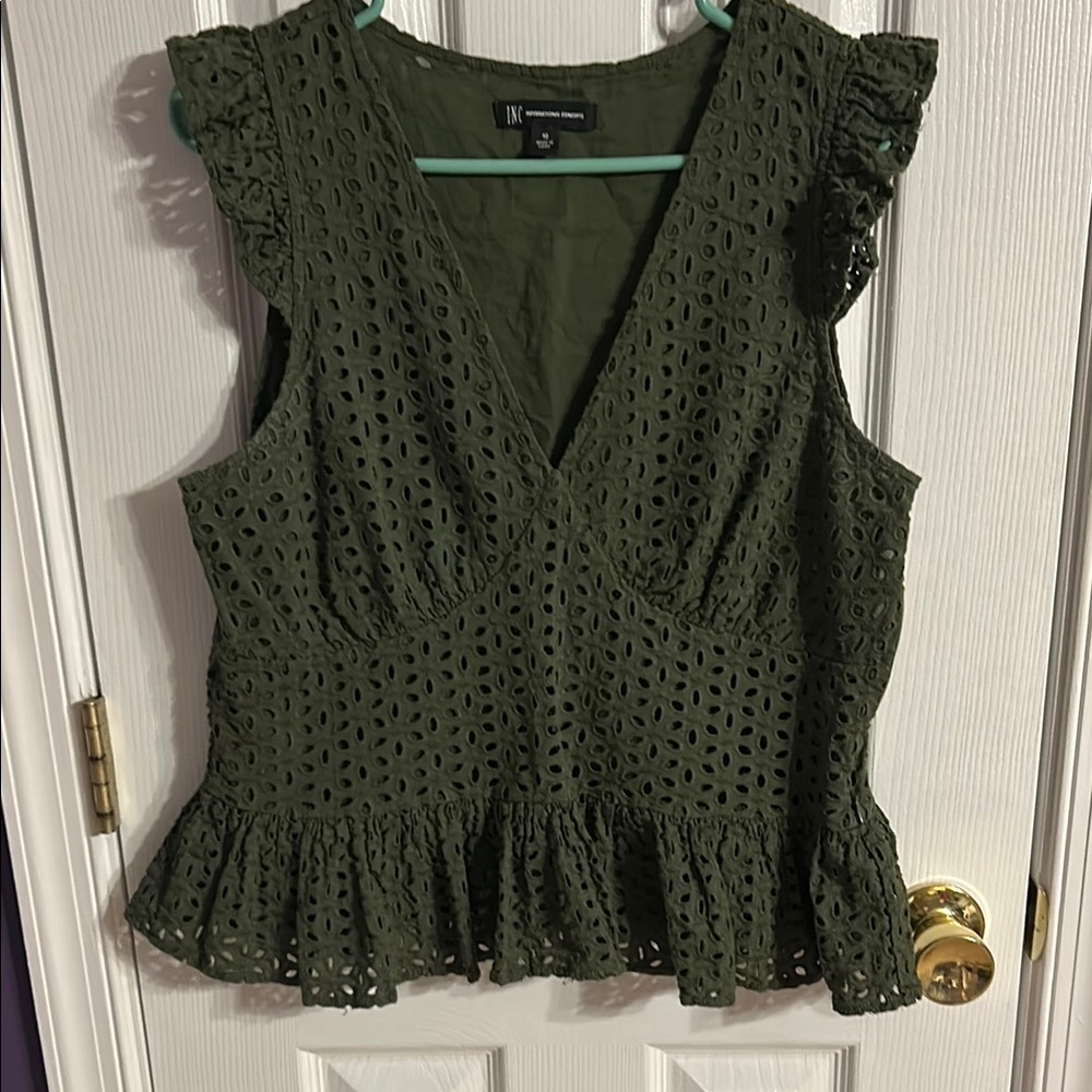 Katherine Barclay Green Sleeveless Ruffled Peplum Blouse